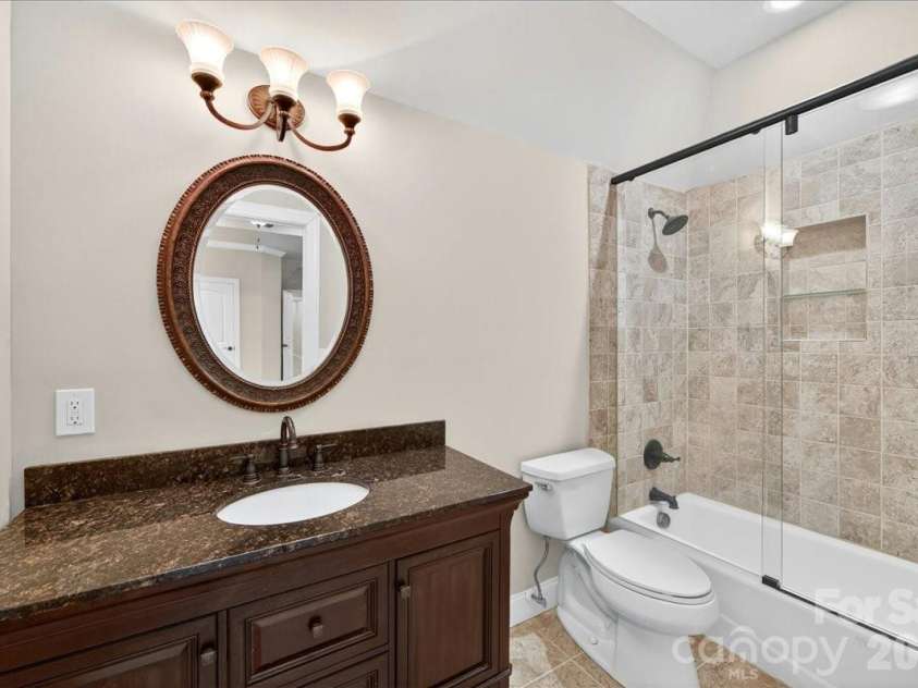 5424 Gorham Drive, Charlotte, NC 28226.  MLS# CAR4381431, YatesRealty ID 26575. Ensuite