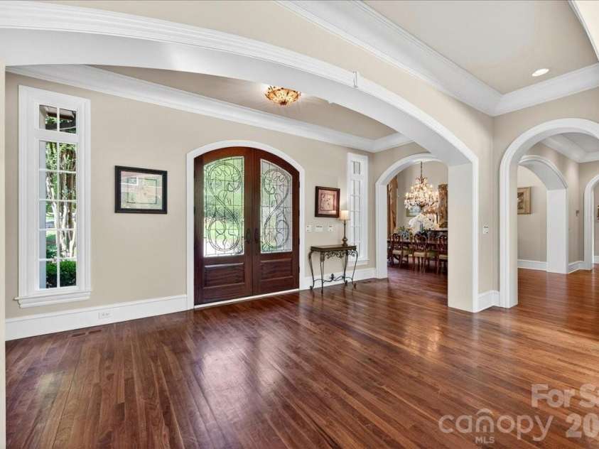 5424 Gorham Drive, Charlotte, NC 28226.  MLS# CAR4381431, YatesRealty ID 26575. Foyer