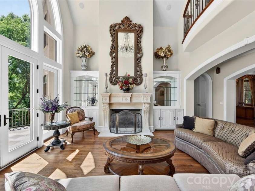5424 Gorham Drive, Charlotte, NC 28226.  MLS# CAR4381431, YatesRealty ID 26575. Living Room