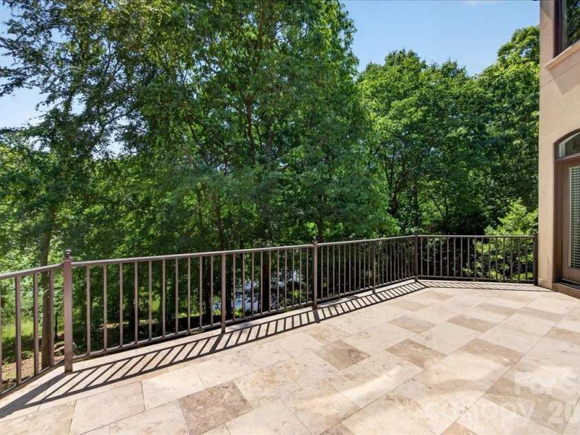 5424 Gorham Drive, Charlotte, NC 28226.  MLS# CAR4381431, YatesRealty ID 26575. Main floor terrace