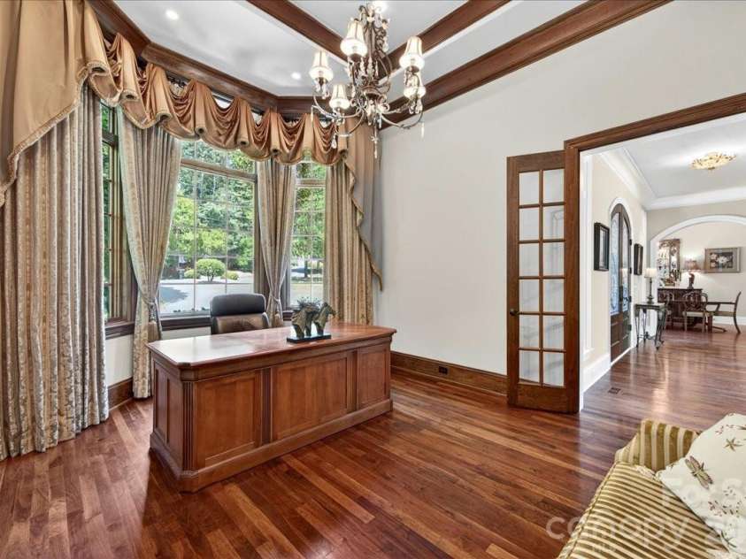 5424 Gorham Drive, Charlotte, NC 28226.  MLS# CAR4381431, YatesRealty ID 26575. Office