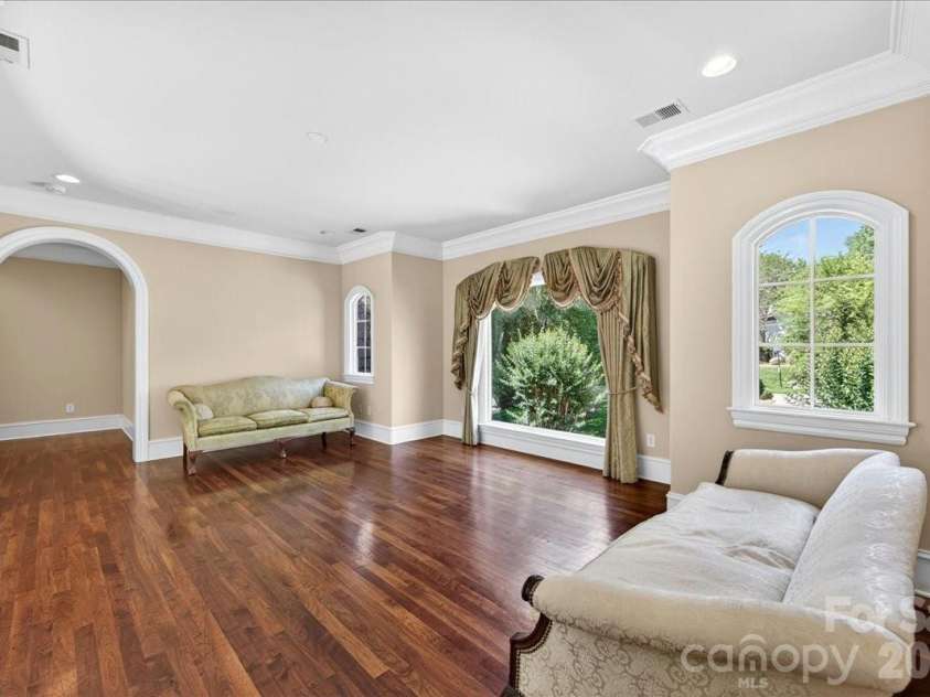 5424 Gorham Drive, Charlotte, NC 28226.  MLS# CAR4381431, YatesRealty ID 26575. Upstairs loft
