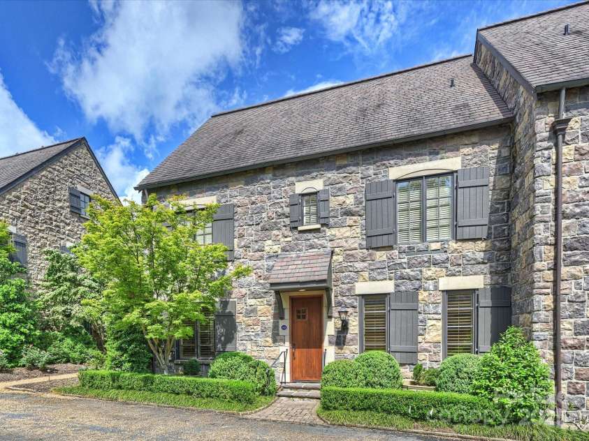 1522 High Street, Charlotte, NC 28211.  MLS# CAR4260875, YatesRealty ID 26576. 