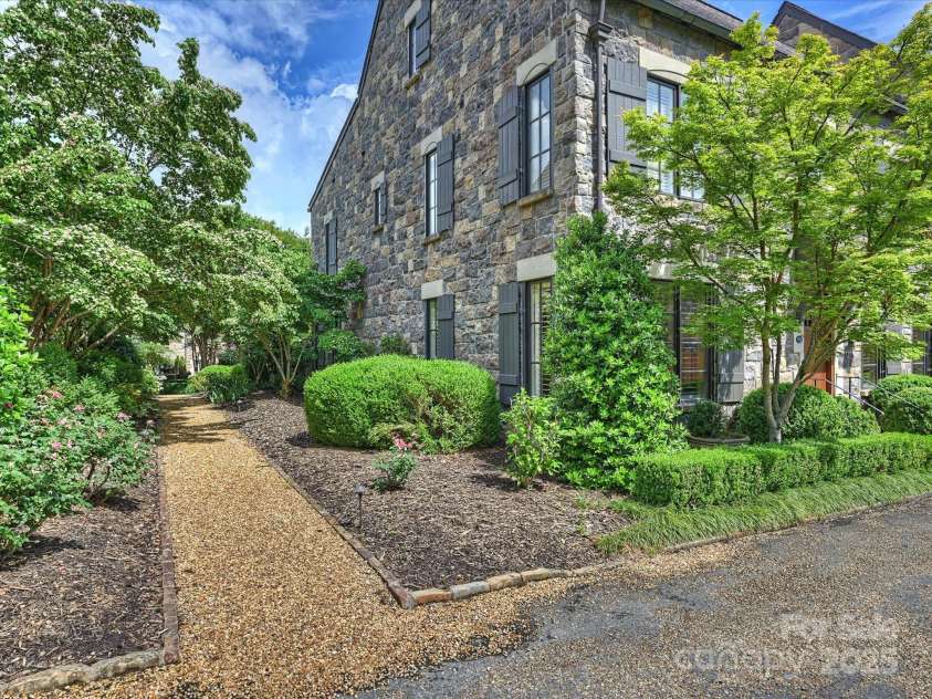 1522 High Street, Charlotte, NC 28211.  MLS# CAR4260875, YatesRealty ID 26576. 