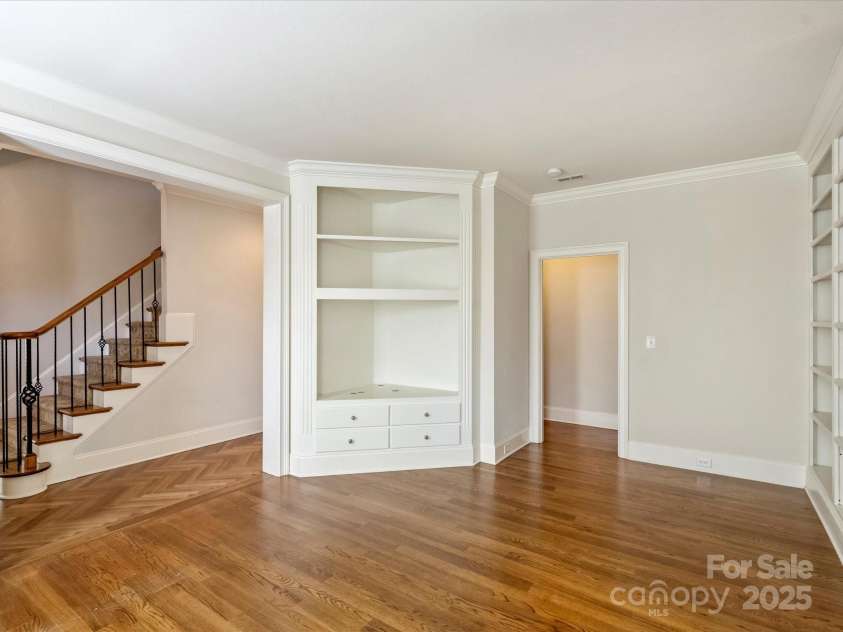 1522 High Street, Charlotte, NC 28211.  MLS# CAR4260875, YatesRealty ID 26576. 