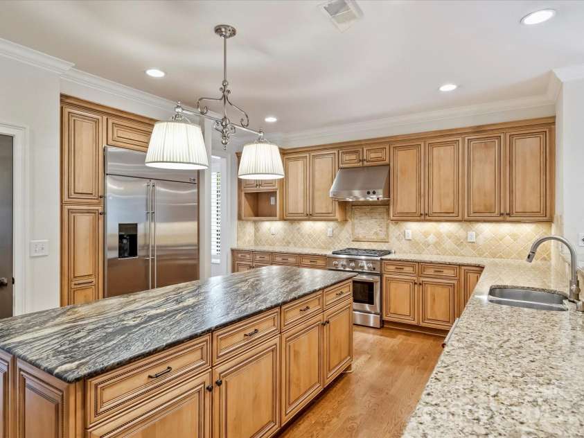 1522 High Street, Charlotte, NC 28211.  MLS# CAR4260875, YatesRealty ID 26576. 