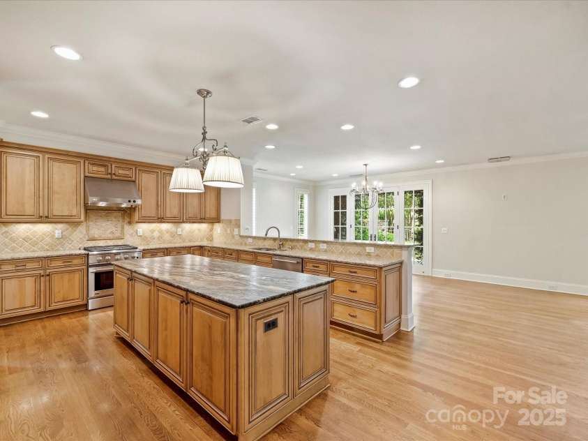 1522 High Street, Charlotte, NC 28211.  MLS# CAR4260875, YatesRealty ID 26576. 