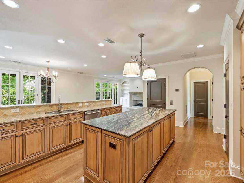 1522 High Street, Charlotte, NC 28211.  MLS# CAR4260875, YatesRealty ID 26576. 