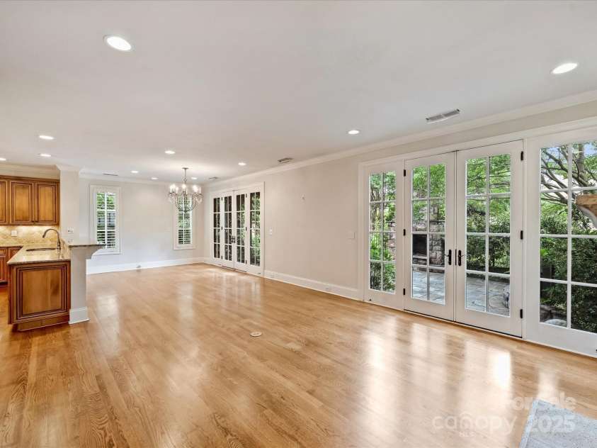 1522 High Street, Charlotte, NC 28211.  MLS# CAR4260875, YatesRealty ID 26576. 