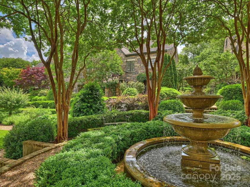 1522 High Street, Charlotte, NC 28211.  MLS# CAR4260875, YatesRealty ID 26576. 