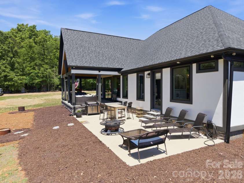 8815 Bringle Ferry Road, Salisbury, NC 28146.  MLS# CAR4384785, YatesRealty ID 26576. 