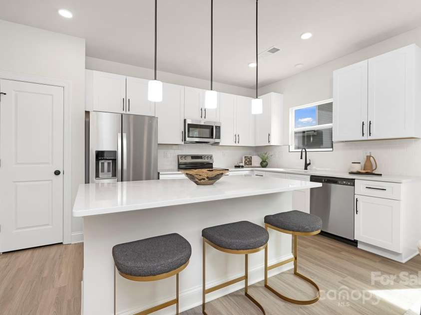 9423 Weston Woods Lane, Charlotte, NC 28216.  MLS# CAR4251524, YatesRealty ID 26578. 