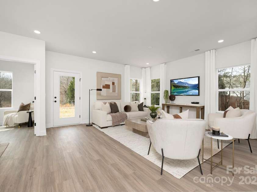 9423 Weston Woods Lane, Charlotte, NC 28216.  MLS# CAR4251524, YatesRealty ID 26578. 