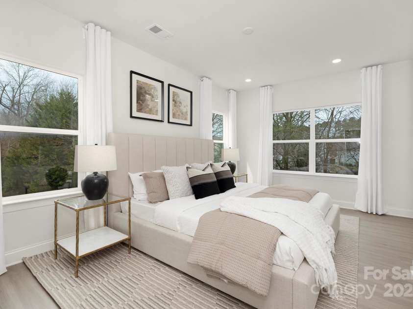 9423 Weston Woods Lane, Charlotte, NC 28216.  MLS# CAR4251524, YatesRealty ID 26578. 