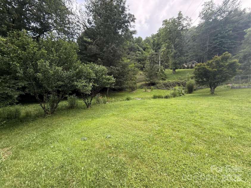 46 High Meadow Lane, Waynesville, NC 28786.  MLS# CAR4276841, YatesRealty ID 26579. 