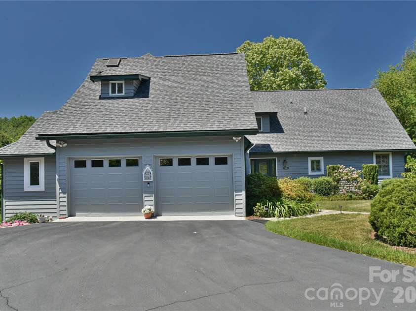 518 Forest Ridge Drive, Mars Hill, NC 28754.  MLS# CAR4384980, YatesRealty ID 26579. 