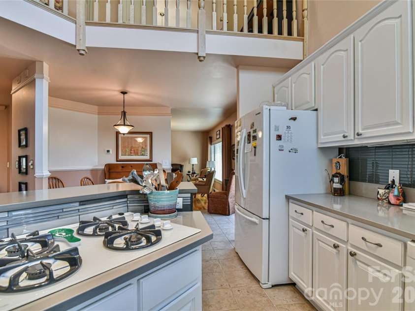 518 Forest Ridge Drive, Mars Hill, NC 28754.  MLS# CAR4384980, YatesRealty ID 26579. 