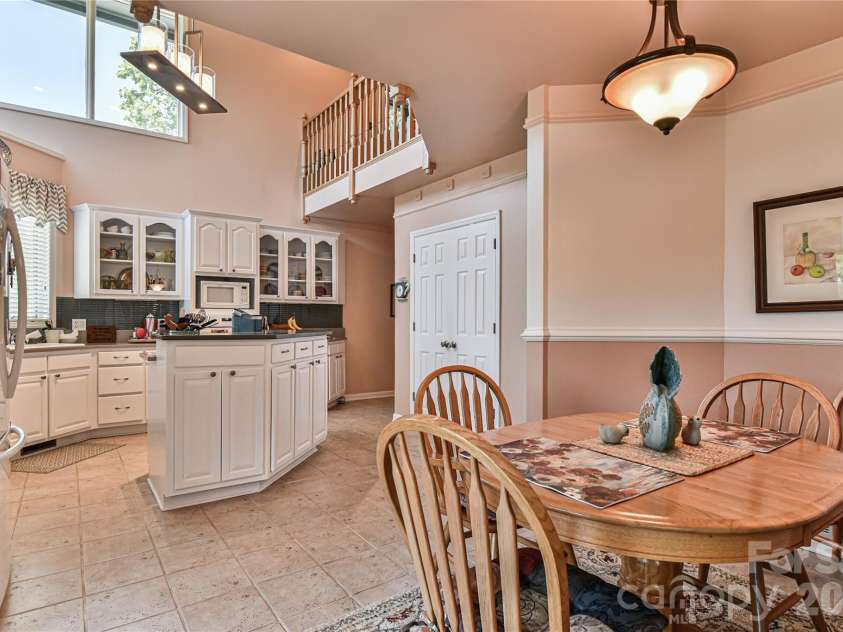 518 Forest Ridge Drive, Mars Hill, NC 28754.  MLS# CAR4384980, YatesRealty ID 26579. 
