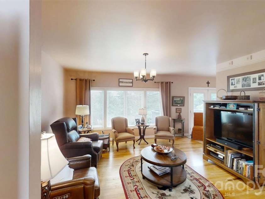 518 Forest Ridge Drive, Mars Hill, NC 28754.  MLS# CAR4384980, YatesRealty ID 26579. 