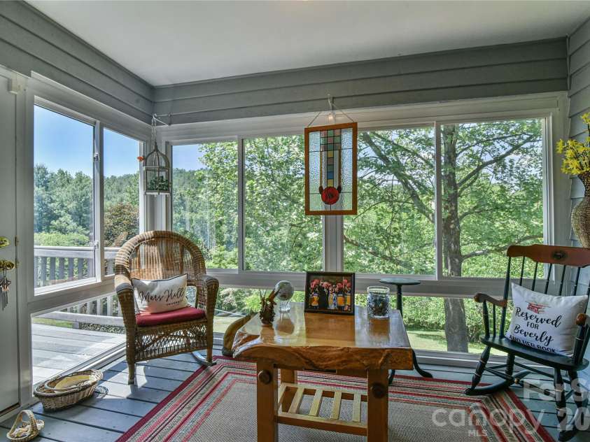 518 Forest Ridge Drive, Mars Hill, NC 28754.  MLS# CAR4384980, YatesRealty ID 26579. 