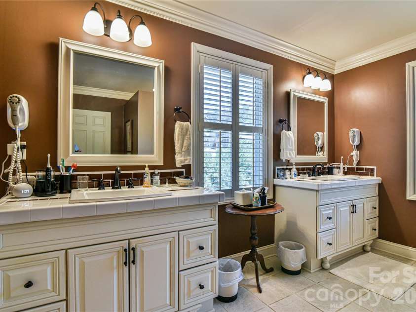 518 Forest Ridge Drive, Mars Hill, NC 28754.  MLS# CAR4384980, YatesRealty ID 26579. 