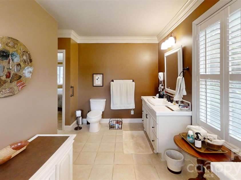 518 Forest Ridge Drive, Mars Hill, NC 28754.  MLS# CAR4384980, YatesRealty ID 26579. 