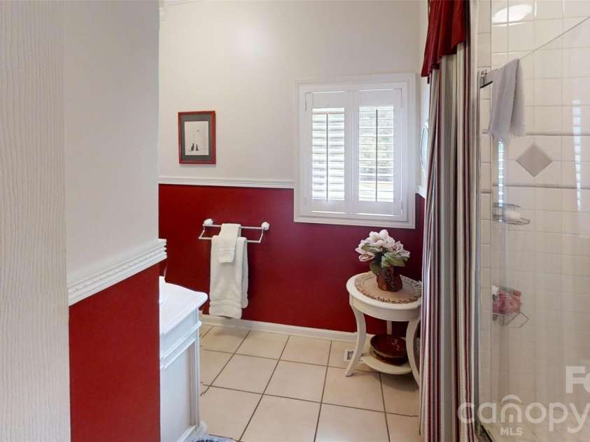 518 Forest Ridge Drive, Mars Hill, NC 28754.  MLS# CAR4384980, YatesRealty ID 26579. 