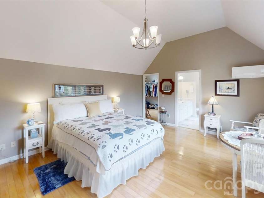 518 Forest Ridge Drive, Mars Hill, NC 28754.  MLS# CAR4384980, YatesRealty ID 26579. 