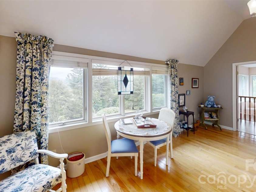 518 Forest Ridge Drive, Mars Hill, NC 28754.  MLS# CAR4384980, YatesRealty ID 26579. 