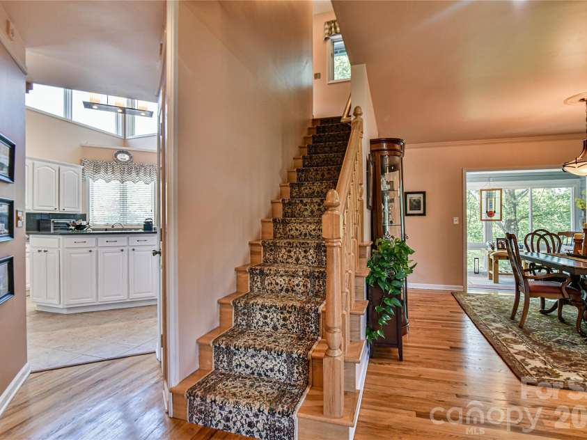 518 Forest Ridge Drive, Mars Hill, NC 28754.  MLS# CAR4384980, YatesRealty ID 26579. 