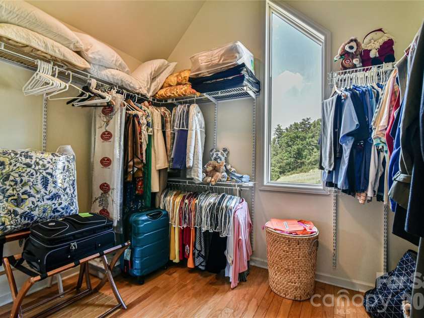 518 Forest Ridge Drive, Mars Hill, NC 28754.  MLS# CAR4384980, YatesRealty ID 26579. 