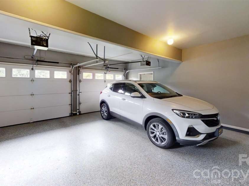 518 Forest Ridge Drive, Mars Hill, NC 28754.  MLS# CAR4384980, YatesRealty ID 26579. 