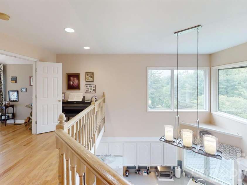 518 Forest Ridge Drive, Mars Hill, NC 28754.  MLS# CAR4384980, YatesRealty ID 26579. 