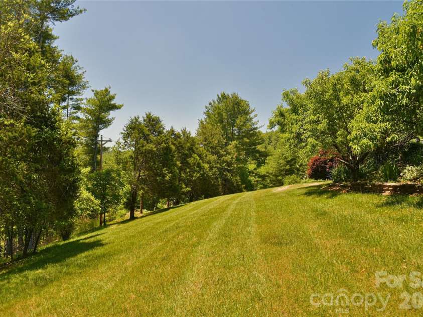 518 Forest Ridge Drive, Mars Hill, NC 28754.  MLS# CAR4384980, YatesRealty ID 26579. 