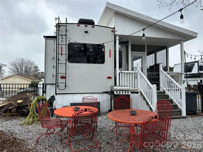 142 Putt Putt Lane, New London, NC 28127.  MLS# CAR4350125, YatesRealty ID 2658. 