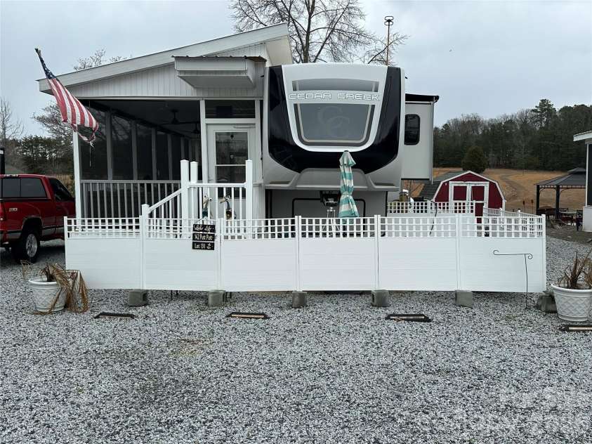 142 Putt Putt Lane, New London, NC 28127.  MLS# CAR4350125, YatesRealty ID 2658. 