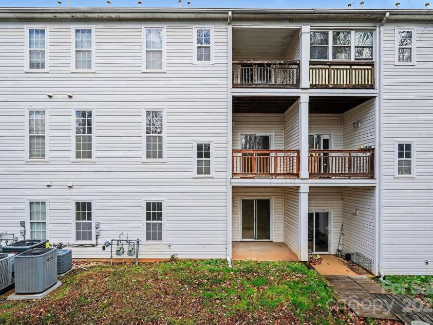 6812 Park Place Drive, Charlotte, NC 28262.  MLS# CAR4332820, YatesRealty ID 2658. 