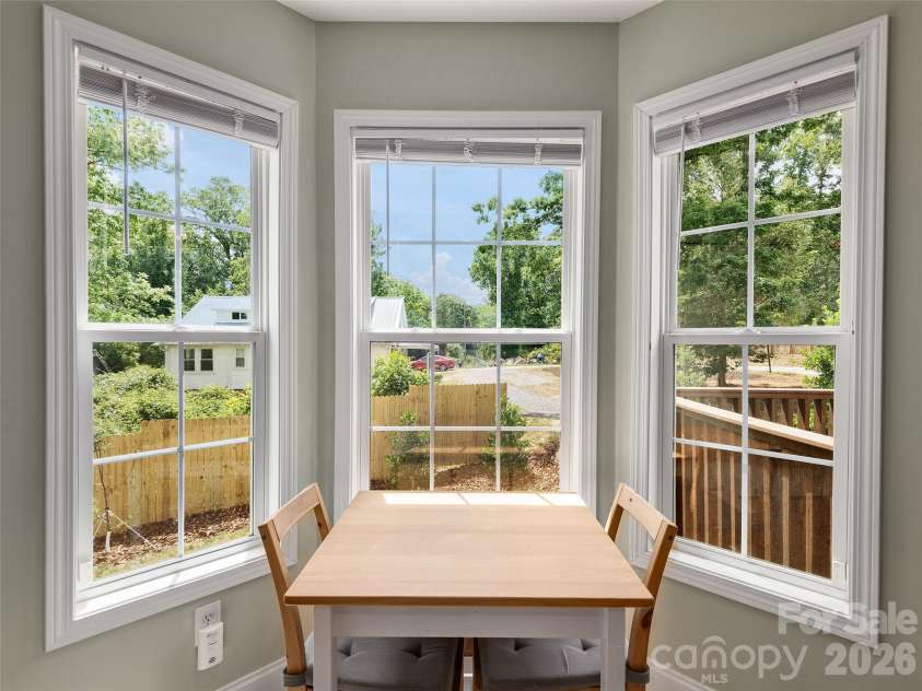 64 Springside Road, Asheville, NC 28803.  MLS# CAR4385316, YatesRealty ID 26580. 