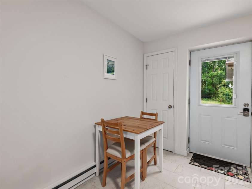 64 Springside Road, Asheville, NC 28803.  MLS# CAR4385316, YatesRealty ID 26580. 