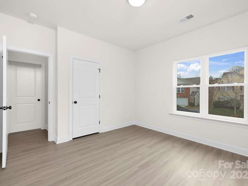 9507 Weston Woods Lane, Charlotte, NC 28216.  MLS# CAR4281476, YatesRealty ID 26580. 