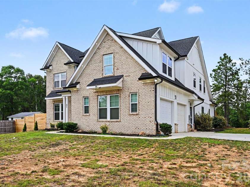 31 Ridgecrest Avenue, Peachland, NC 28133.  MLS# CAR4385368, YatesRealty ID 26581. 