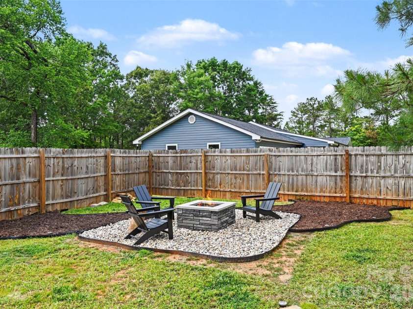31 Ridgecrest Avenue, Peachland, NC 28133.  MLS# CAR4385368, YatesRealty ID 26581. 