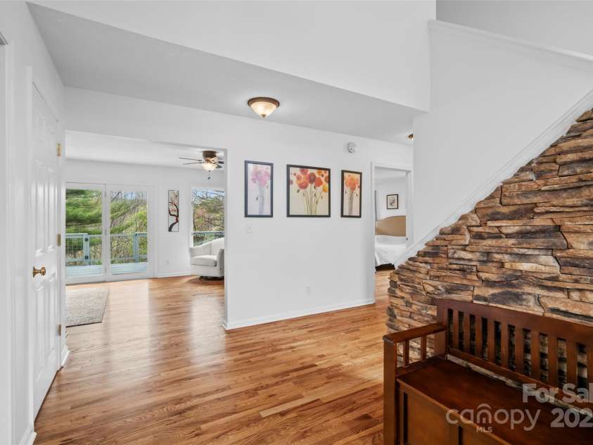 31 Bridle Path Drive, Barnardsville, NC 28709.  MLS# CAR4282376, YatesRealty ID 26582. 