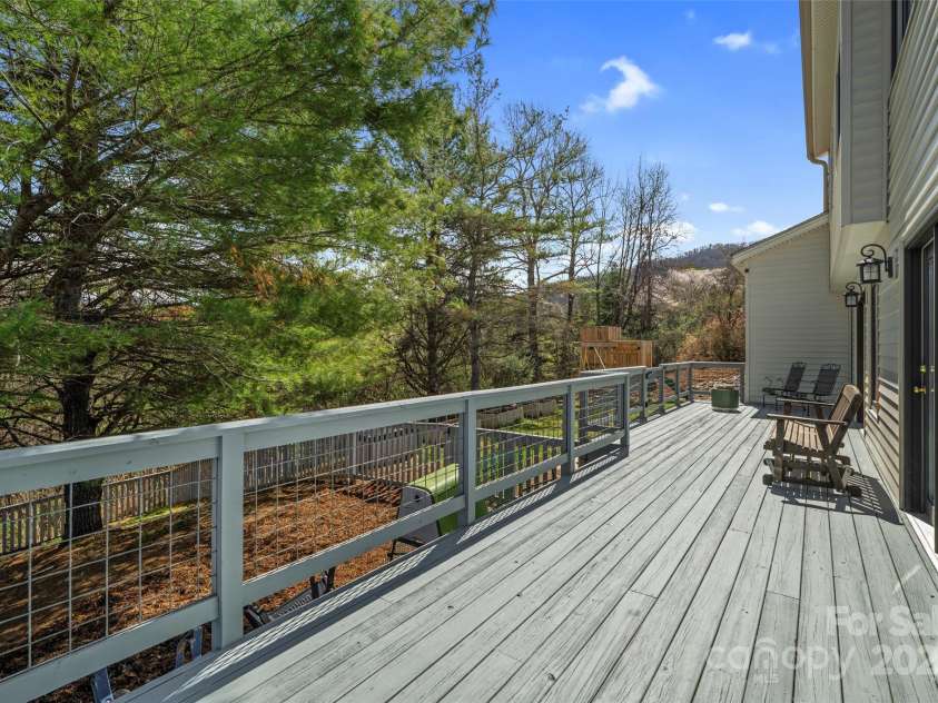 31 Bridle Path Drive, Barnardsville, NC 28709.  MLS# CAR4282376, YatesRealty ID 26582. 