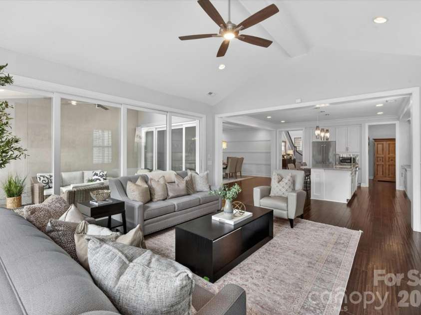 5139 Providence Retreat Lane, Charlotte, NC 28270.  MLS# CAR4386525, YatesRealty ID 26582. 