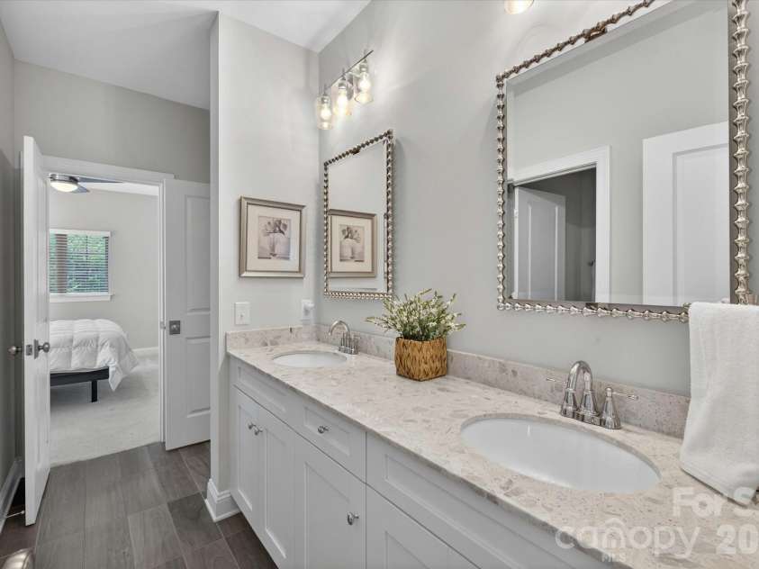 5139 Providence Retreat Lane, Charlotte, NC 28270.  MLS# CAR4386525, YatesRealty ID 26582. 