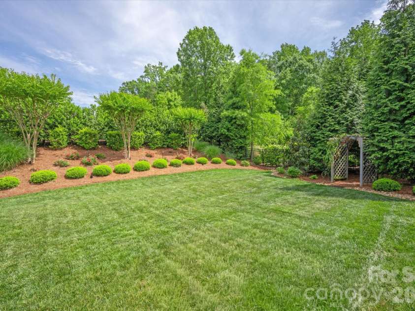 5139 Providence Retreat Lane, Charlotte, NC 28270.  MLS# CAR4386525, YatesRealty ID 26582. 