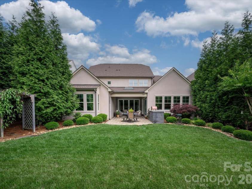 5139 Providence Retreat Lane, Charlotte, NC 28270.  MLS# CAR4386525, YatesRealty ID 26582. 