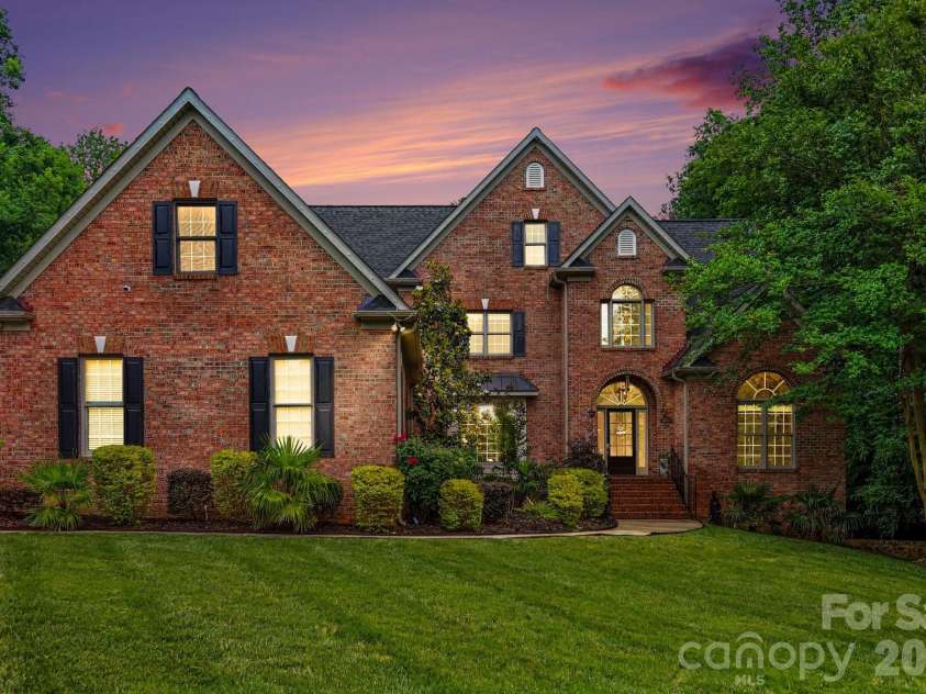 1009 Medinah Court, Waxhaw, NC 28173.  MLS# CAR4385705, YatesRealty ID 26583. 