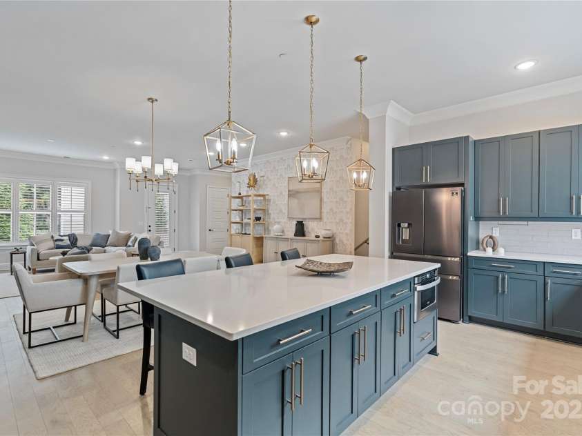 1111 Parkside Greenway Drive, Charlotte, NC 28209.  MLS# CAR4278048, YatesRealty ID 26583. 